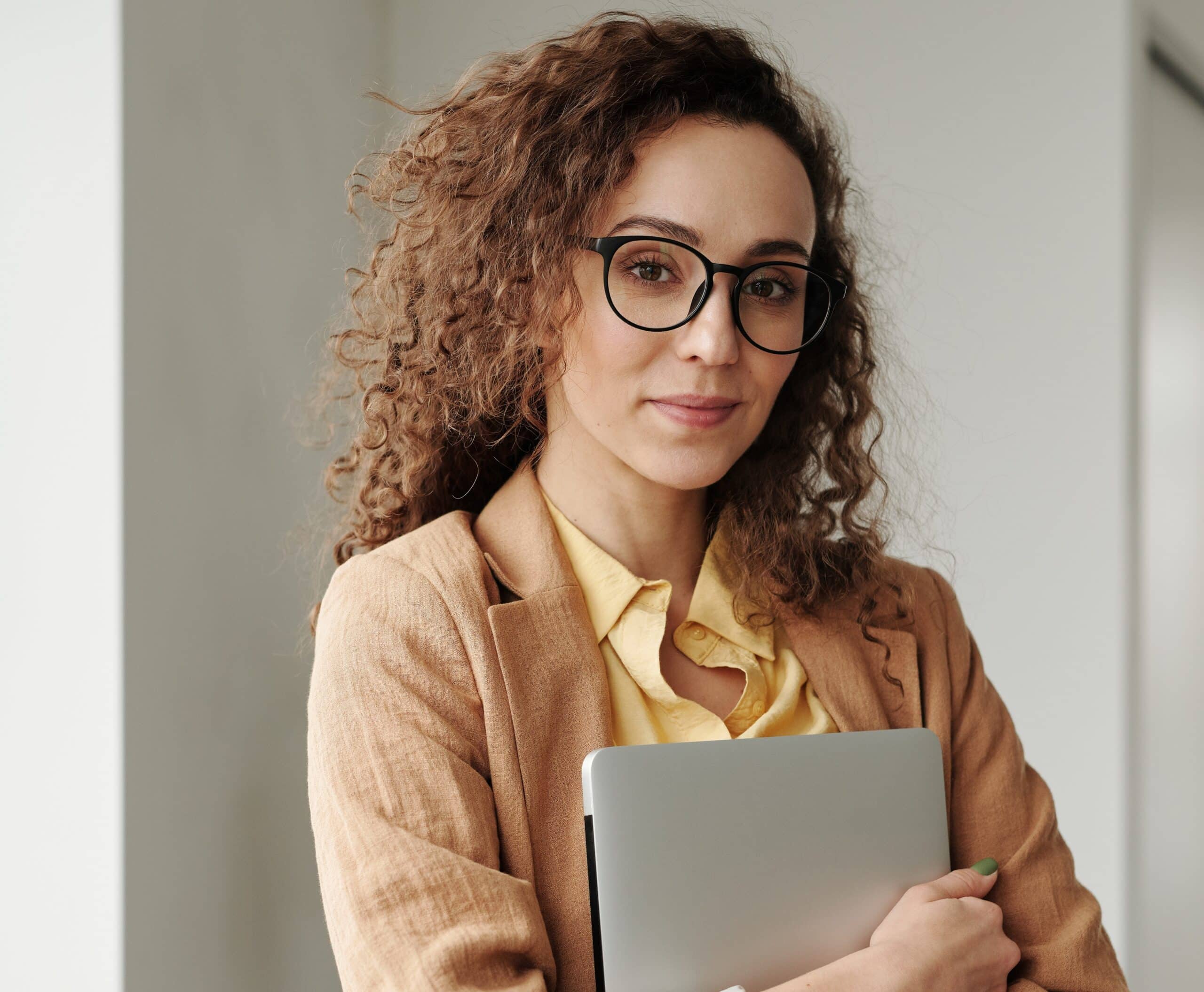 Jewish female employee